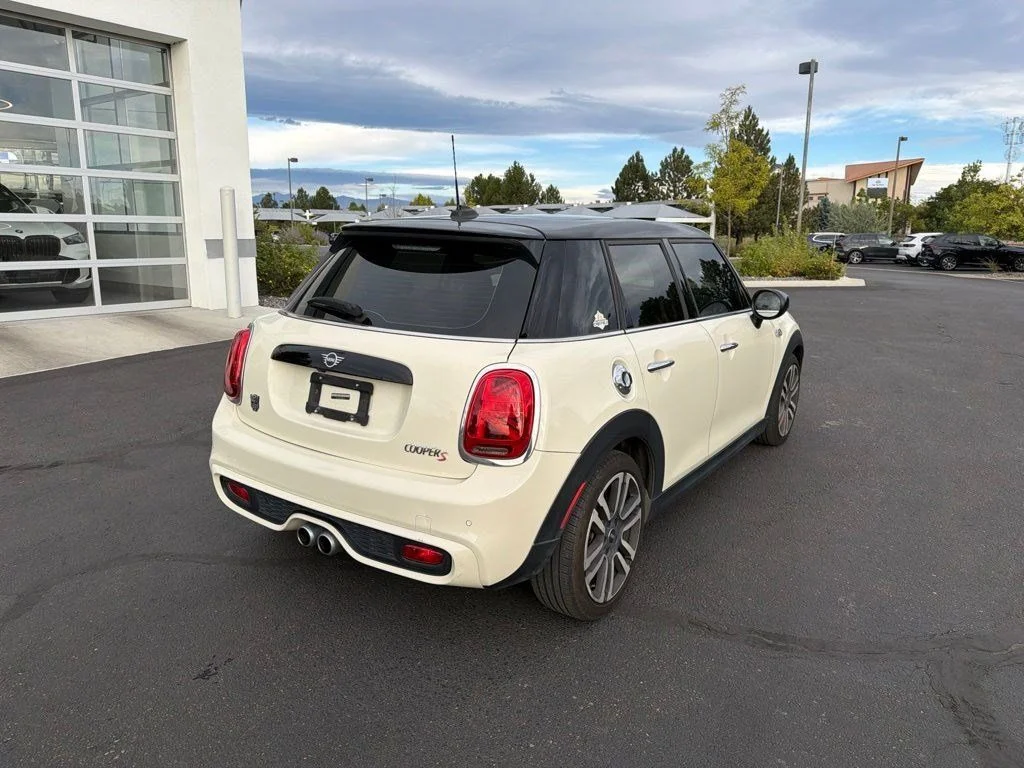 Used 2021 Pepper White MINI Cooper S image 5