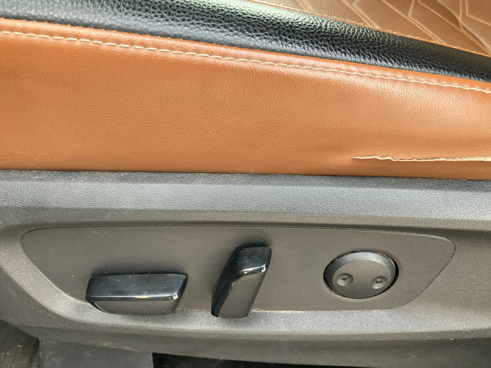 Used 2023 Boulder Gray Pearl Nissan Platinum image 12