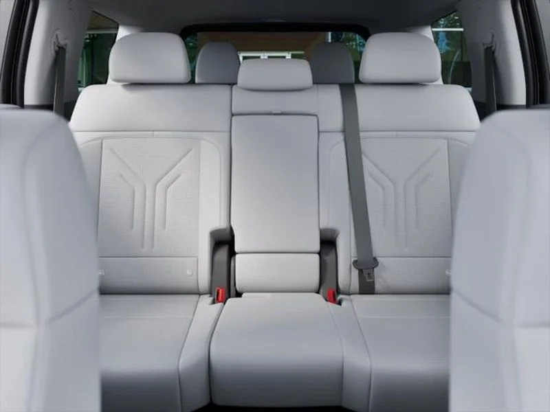 New 2026 Shimmering Silver Hyundai SEL image 12