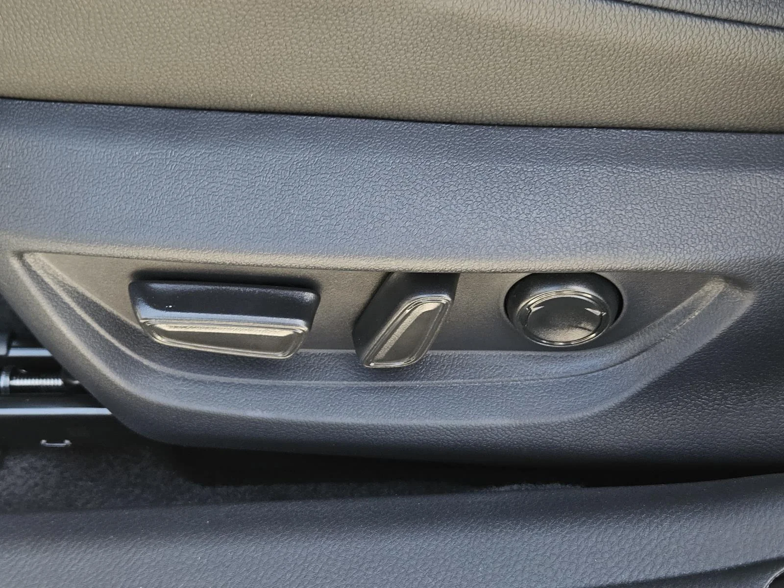 New 2026 Heavy Metal Toyota XSE image 26