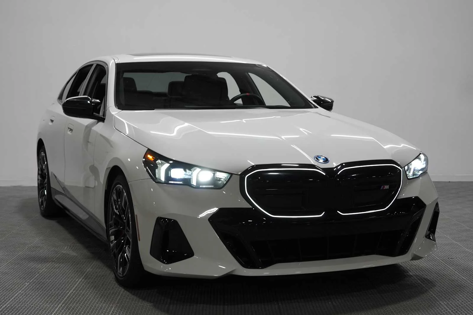 Certified Used 2024 Alpine White BMW M60 image 3