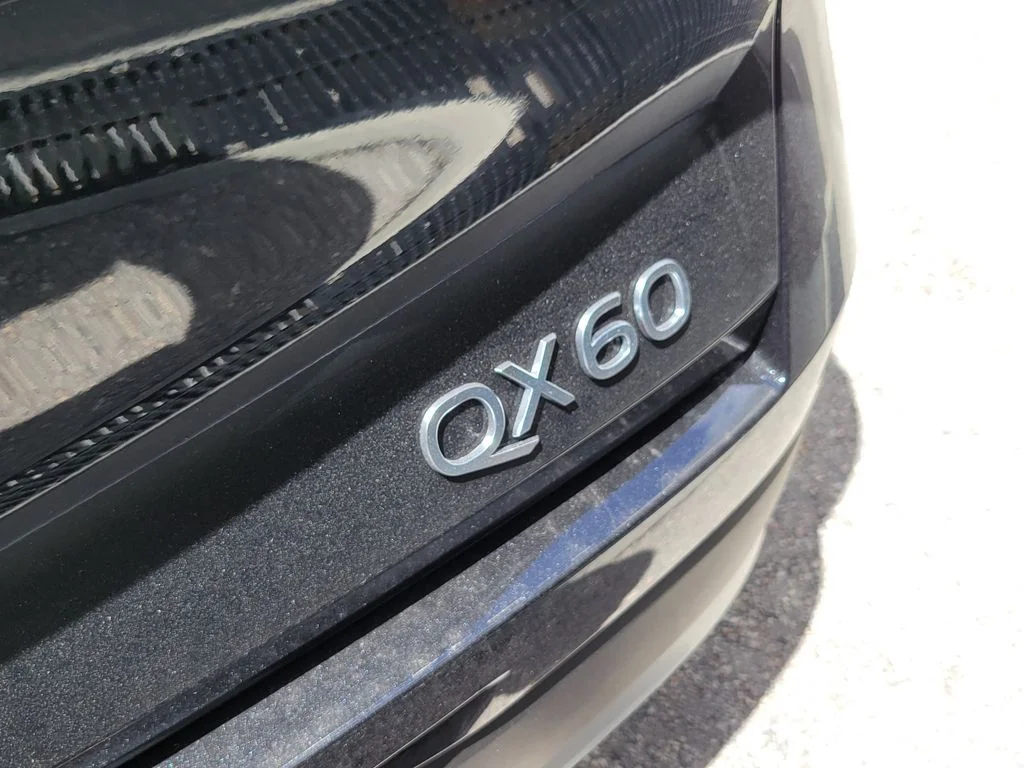 New 2027 MINERAL BLACK INFINITI Luxe FWD image 5