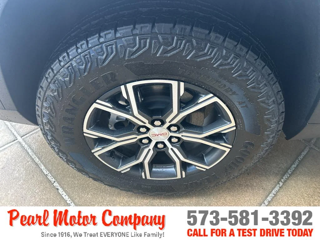2026 GMC Acadia AT4 - Photo 8
