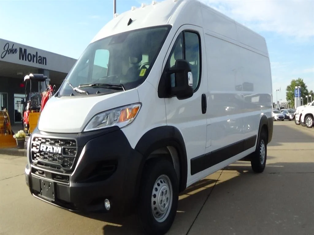 Used 2025 Bright White Clear Coat (pw7) RAM Tradesman 2500 image 2