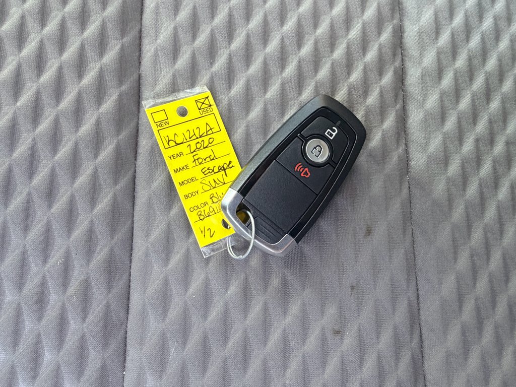 Used 2020 Blue Metallic Ford SE image 20