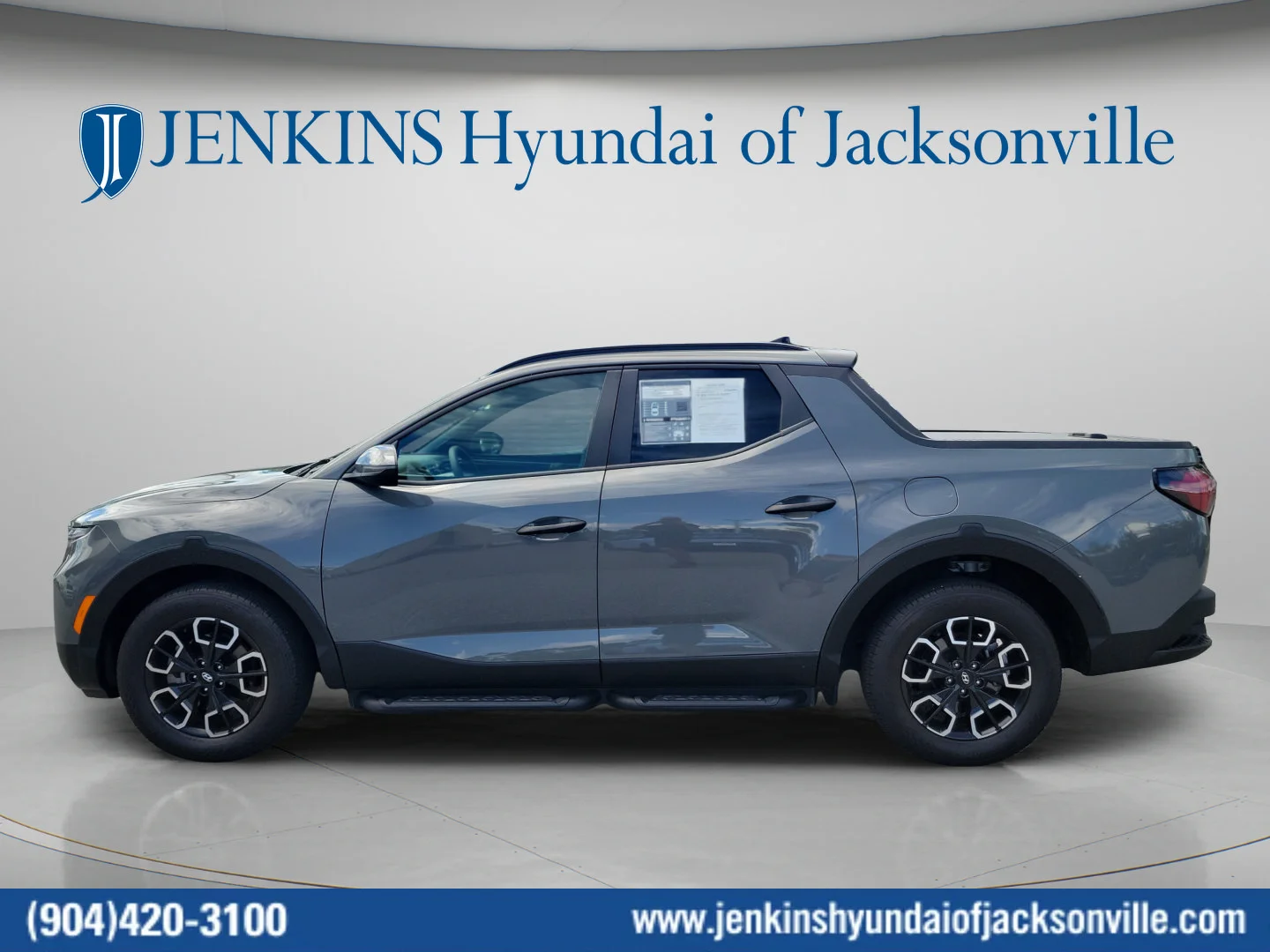 Used 2023 Hampton Gray Hyundai SEL image 6
