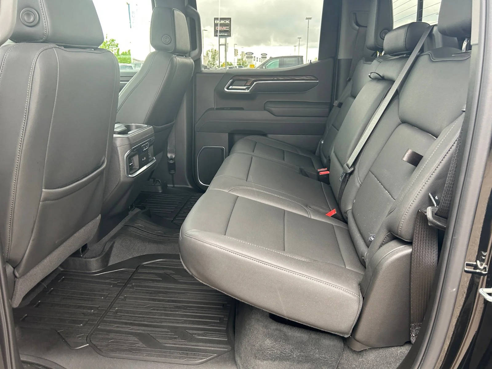 Used 2025 Black GMC SLT Crew Cab image 19