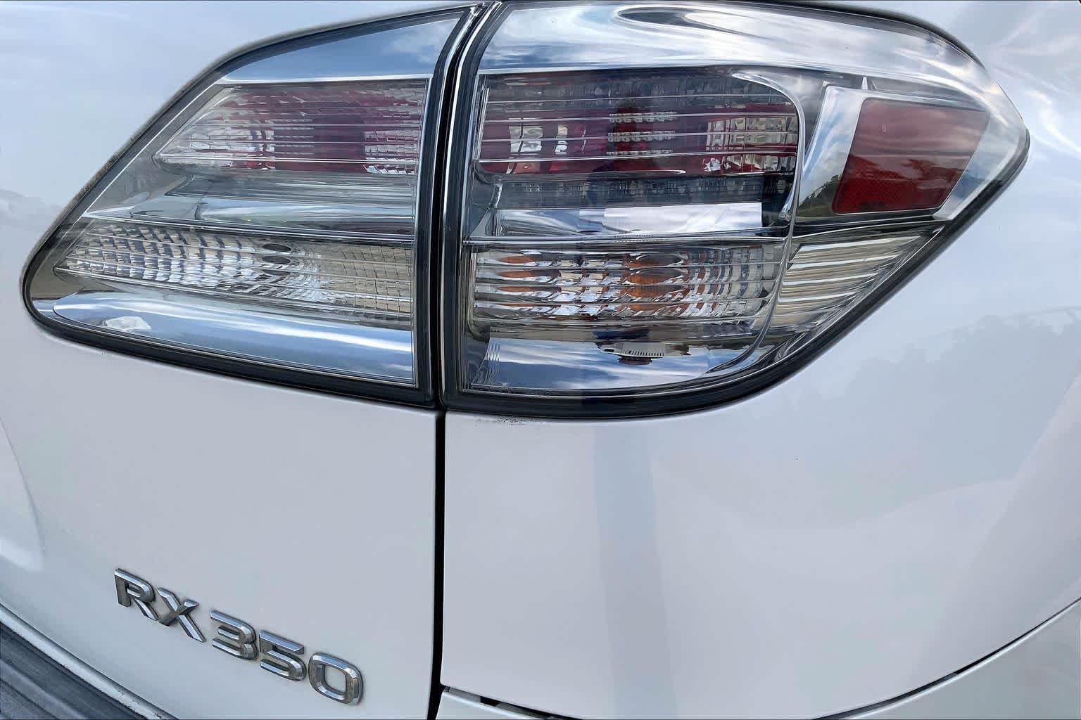 Used 2010 Starfire Pearl Lexus  image 28