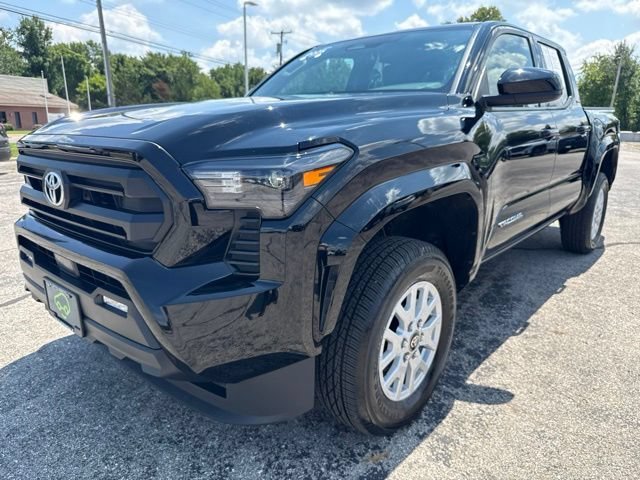 2025 Toyota Tacoma SR5 - Photo 1