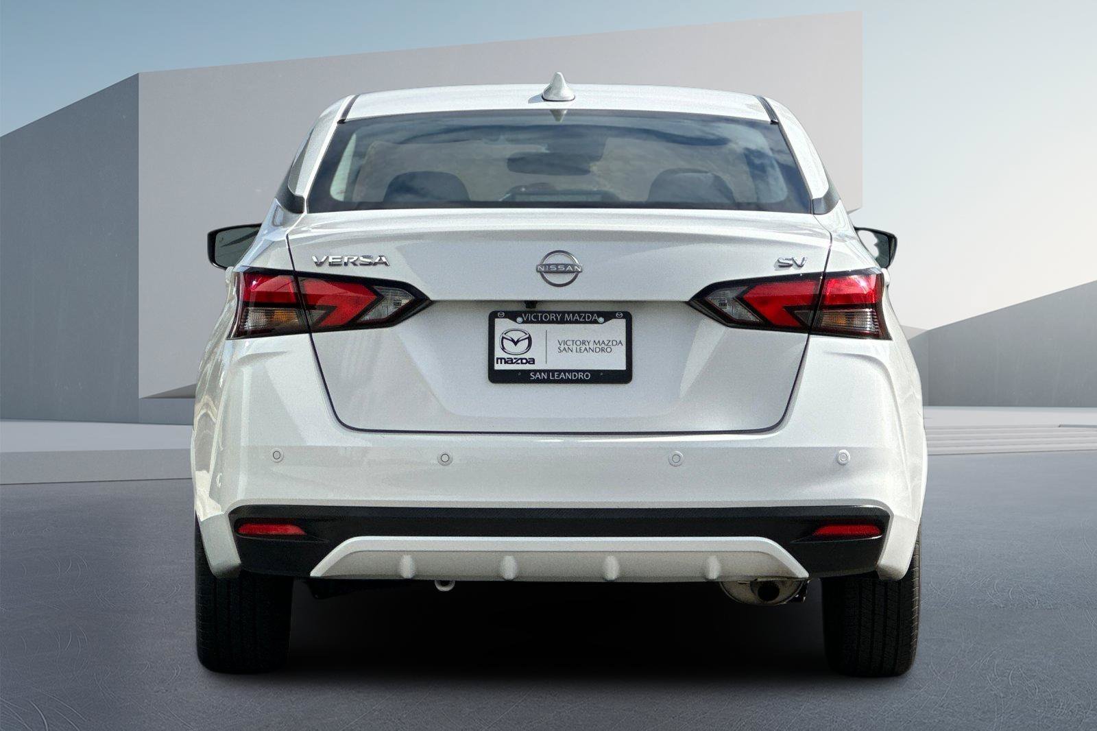 Used 2024 White Nissan 1.6 SV image 5