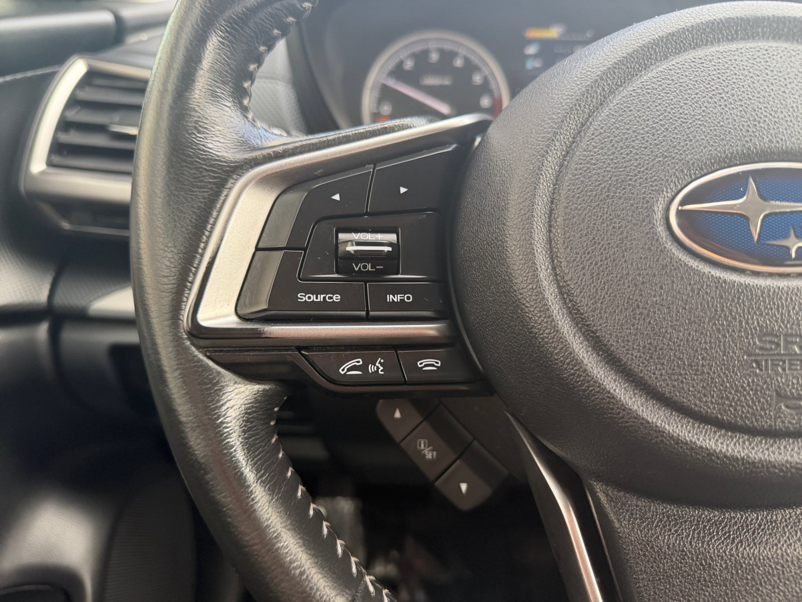 Used 2020 Magnetite Gray Metallic Subaru Limited image 11
