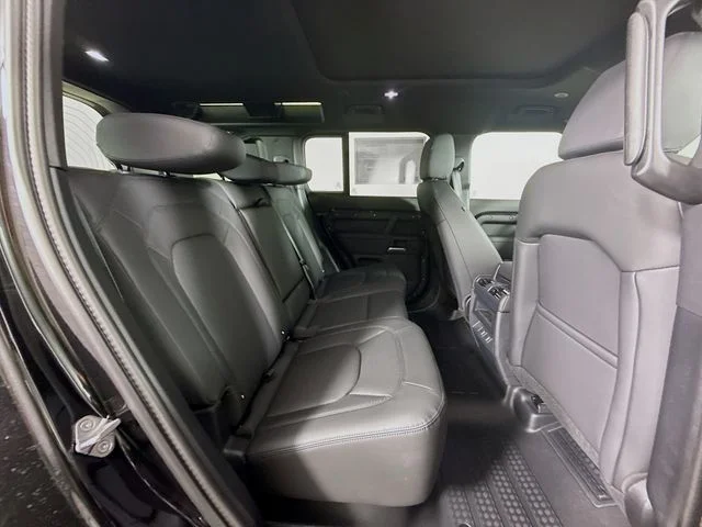 New 2026 Santorini Black Land Rover S image 29