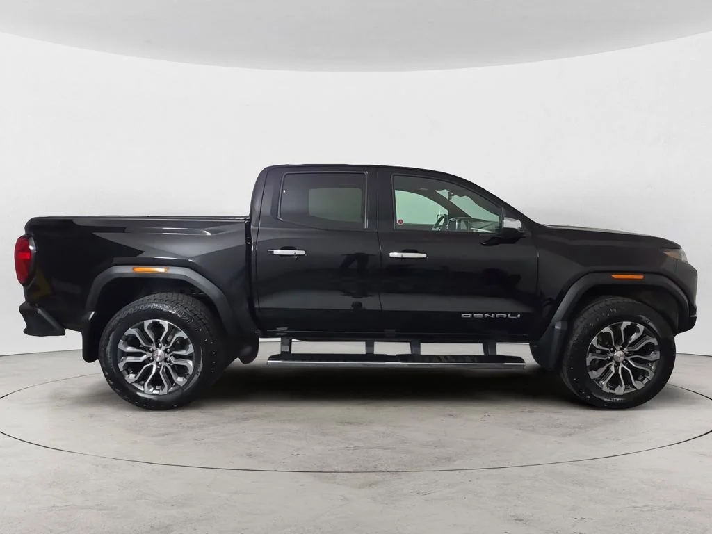 Used 2024 Black GMC Denali image 4