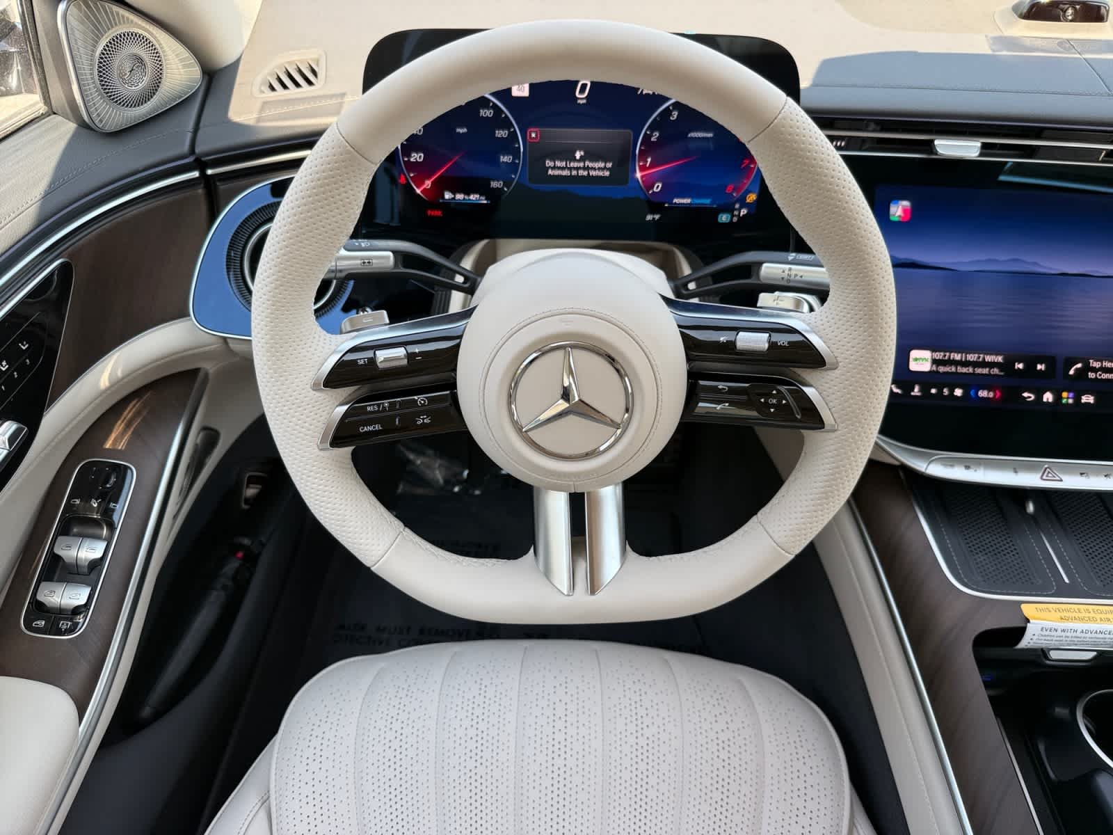 New 2027 MANUFAKTUR Moonlight White Metallic Mercedes-Benz S 500 image 14