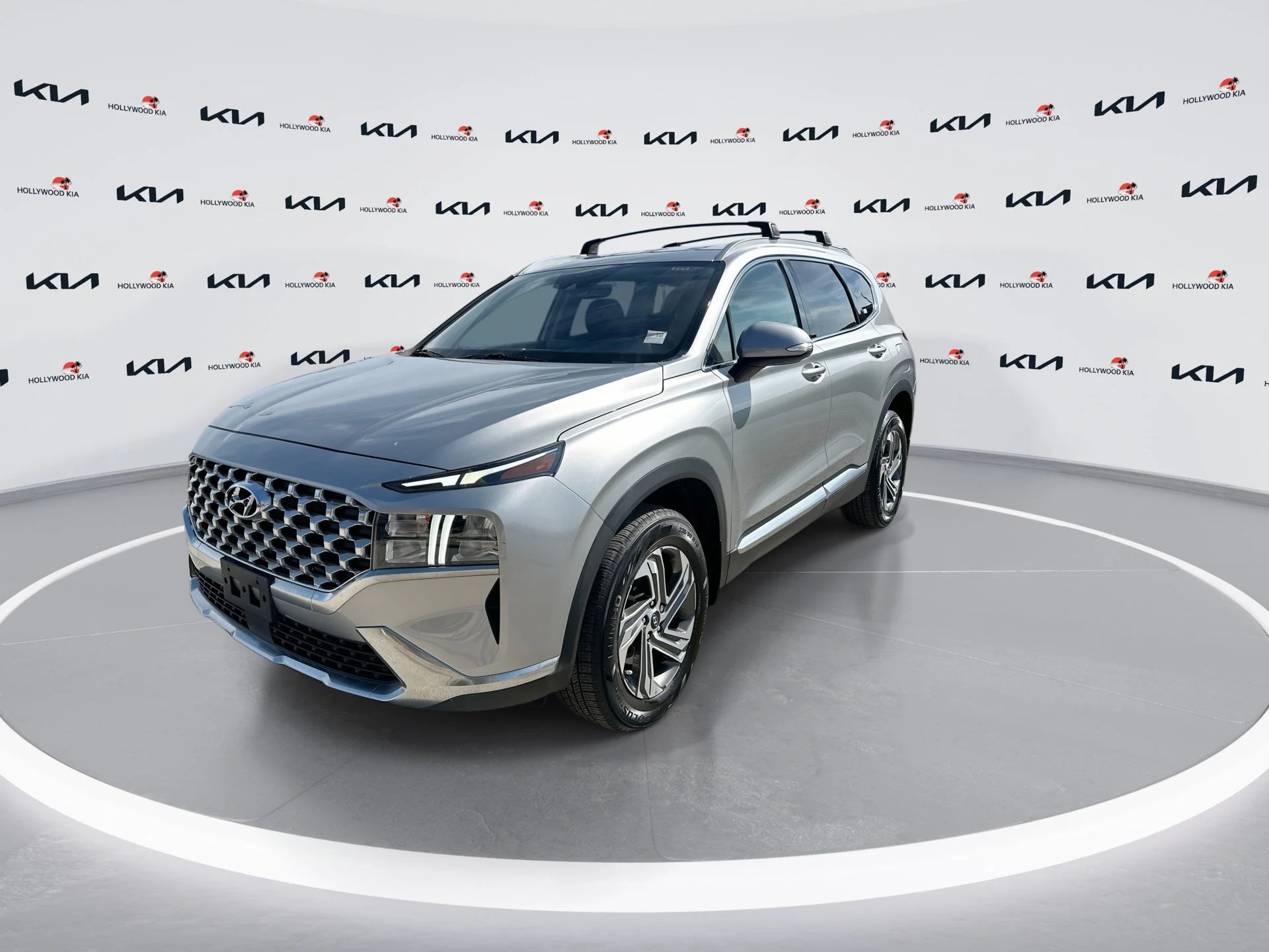 Used 2022 Shimmering Silver Hyundai SEL image 4