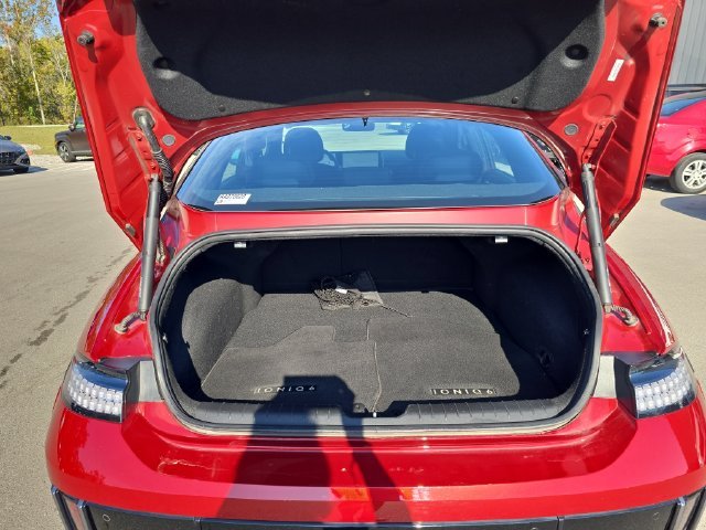 Used 2024 Red Hyundai SE image 9
