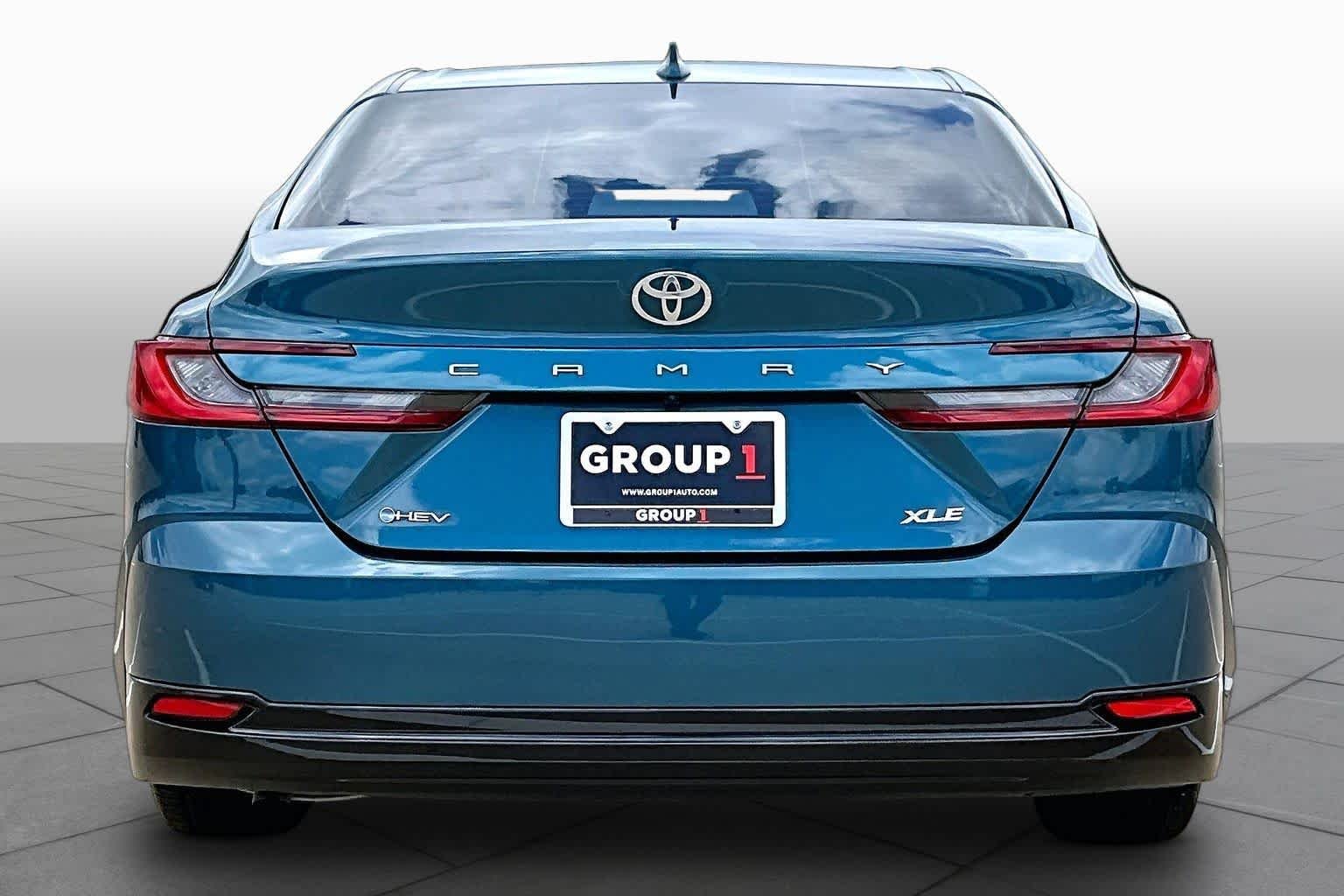 Used 2026 Ocean Gem Toyota XLE image 5