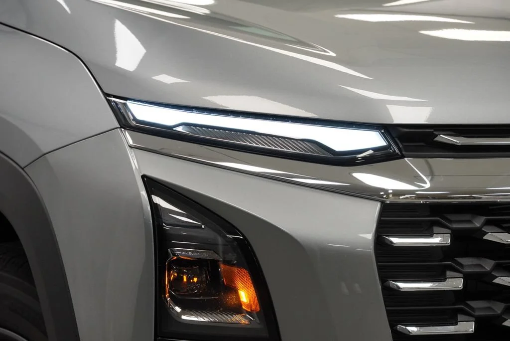 New 2027 Sterling Gray Metallic Chevrolet LT image 31