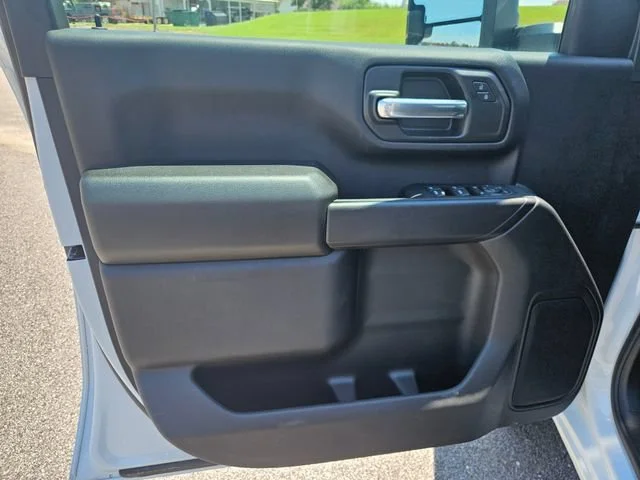New 2025 Summit White GMC Pro image 10