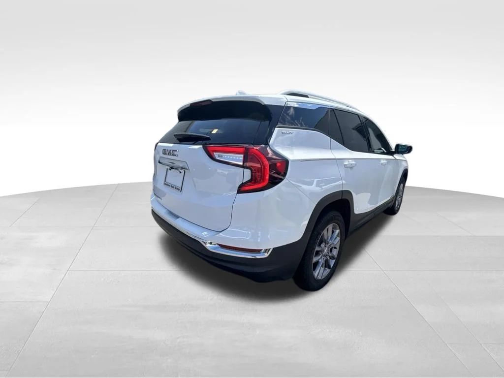 Used 2023 White GMC SLT image 7