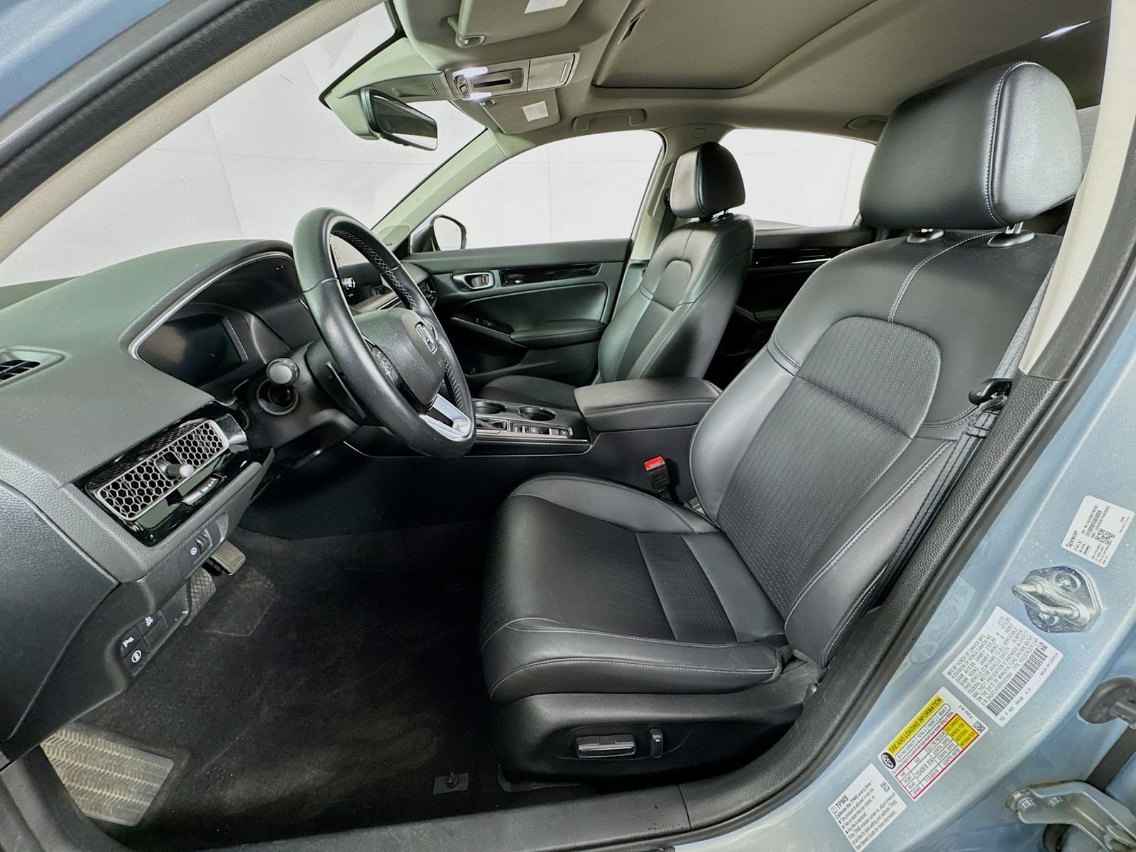 Used 2023 Morning Mist Metallic Honda Touring image 12
