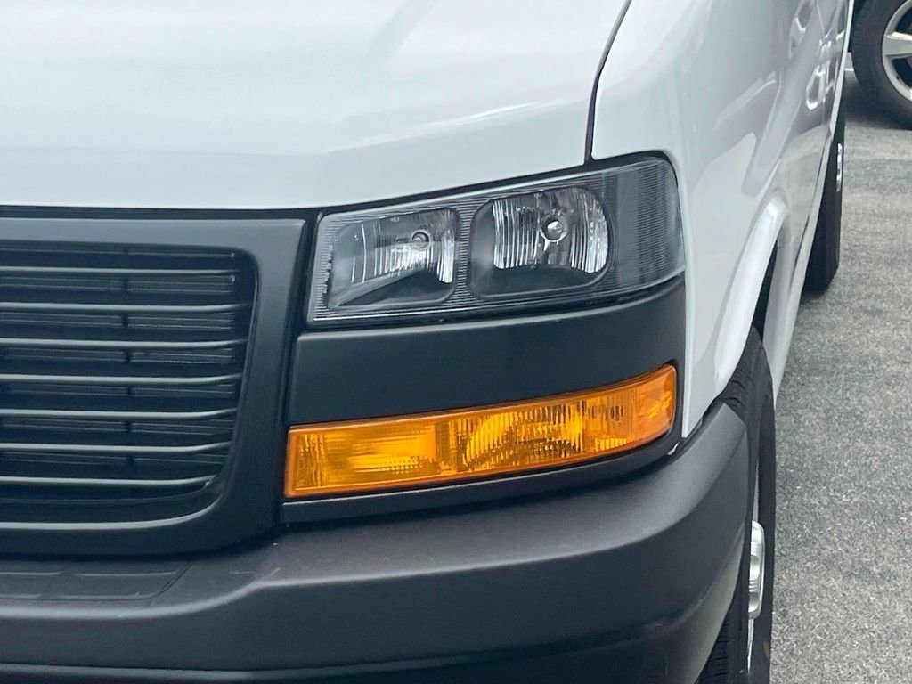 2025 GMC Savana Cargo Work Van - Photo 9