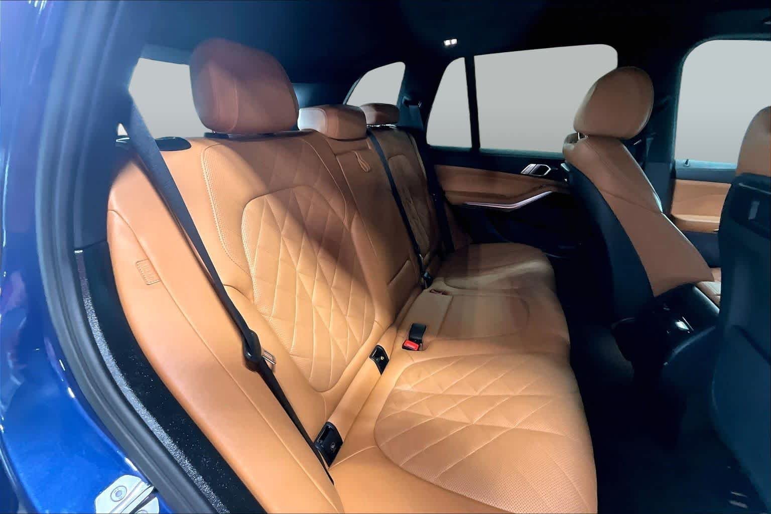 Used 2023 Phytonic Blue Metallic BMW xDrive40i image 20