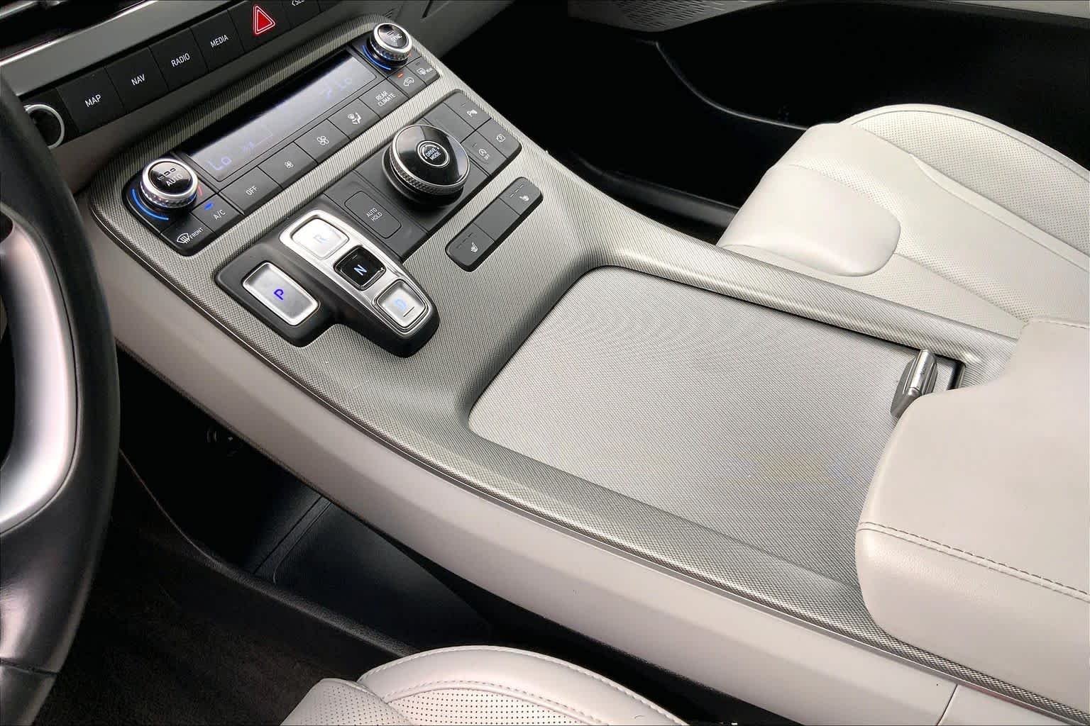 Certified Used 2025 Steel Graphite Hyundai SEL image 16