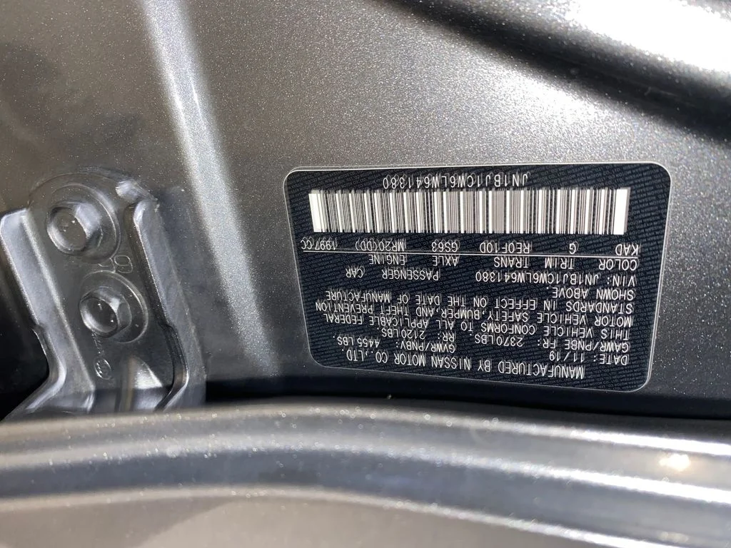 Used 2020 Gray Nissan SL image 26