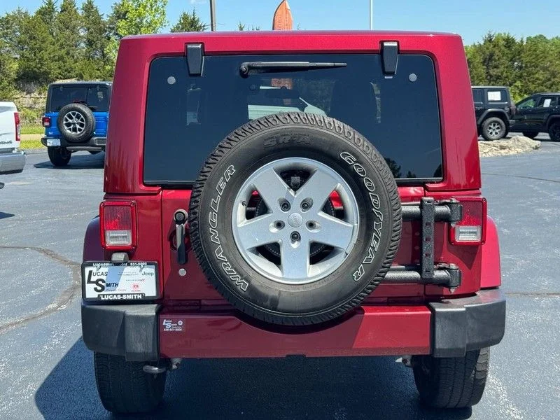 Used 2012 Red Jeep Sahara image 5