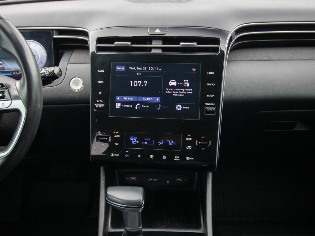 Used 2023 White Hyundai SEL image 23