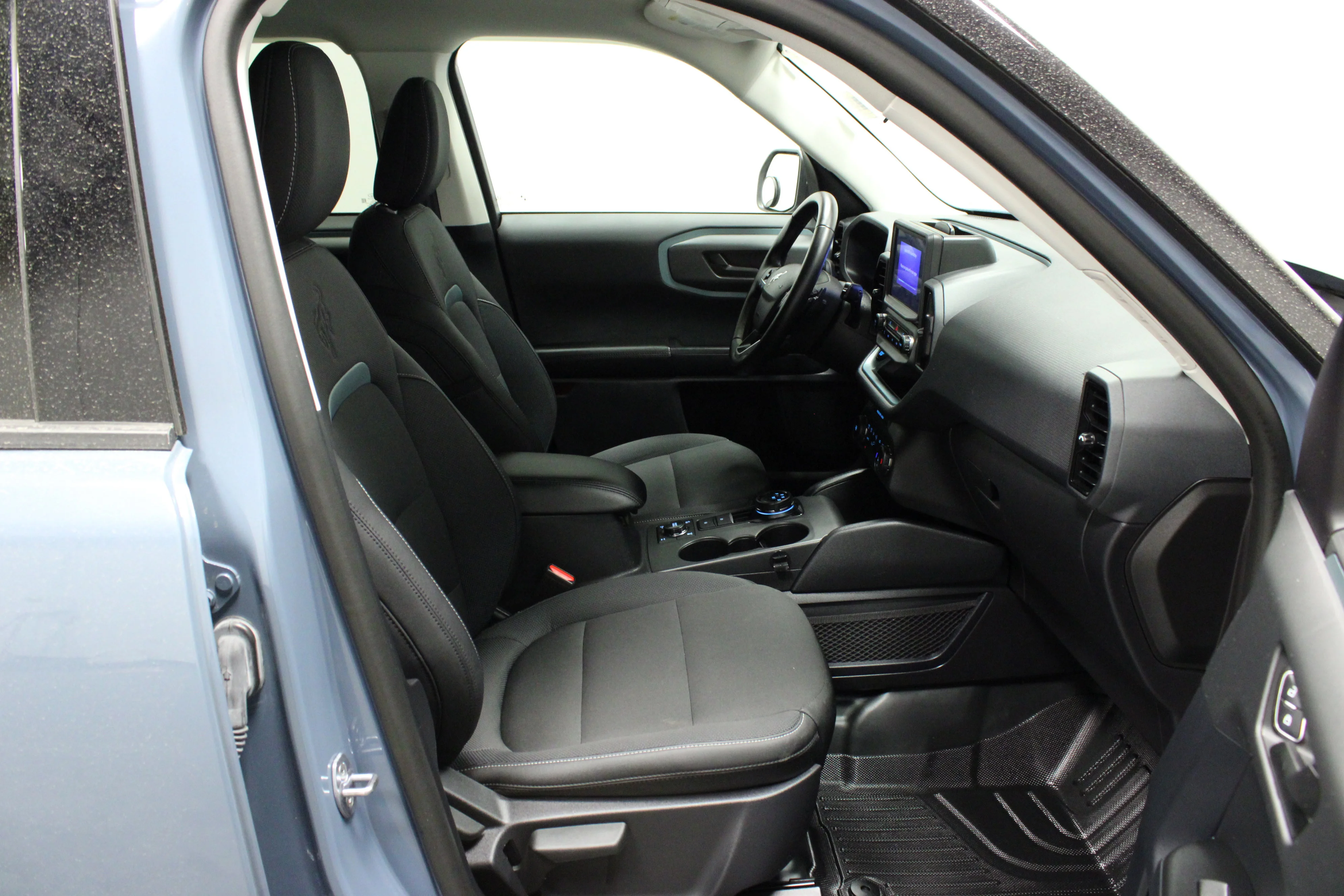 Used 2024 Azure Gray Metallic Ford Badlands image 13