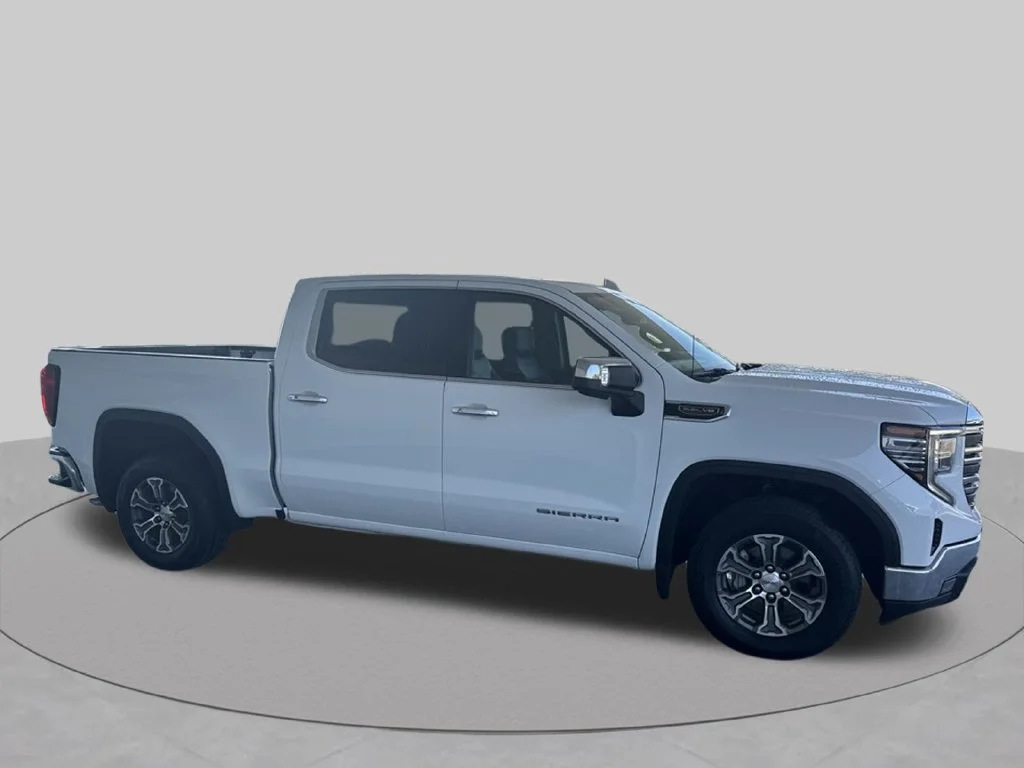 Used 2025 Summit White GMC SLT image 12