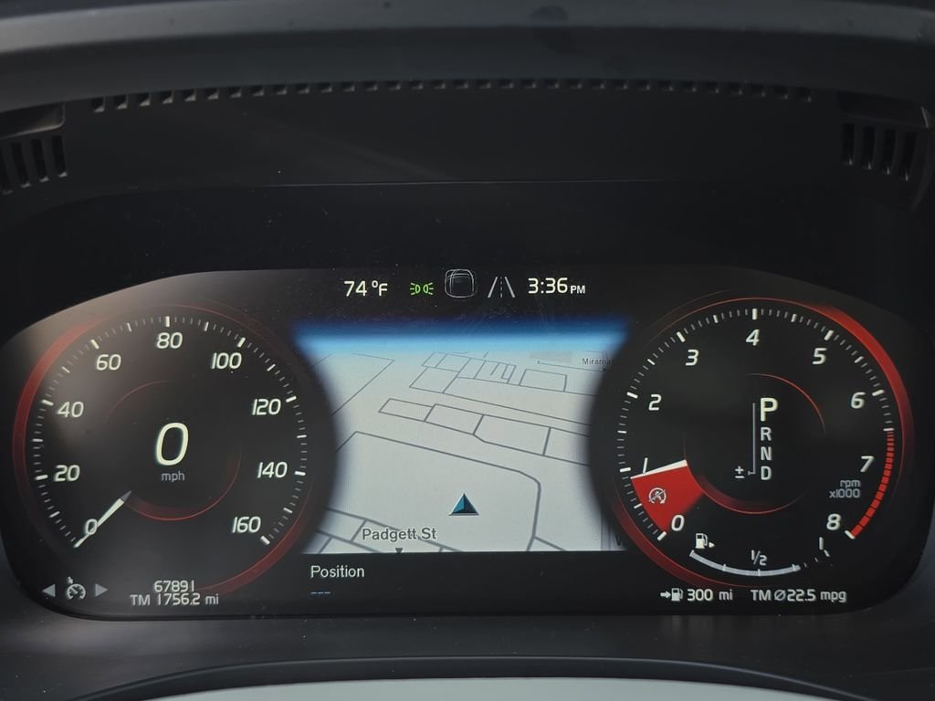 Used 2020 White Volvo T5 Momentum image 22