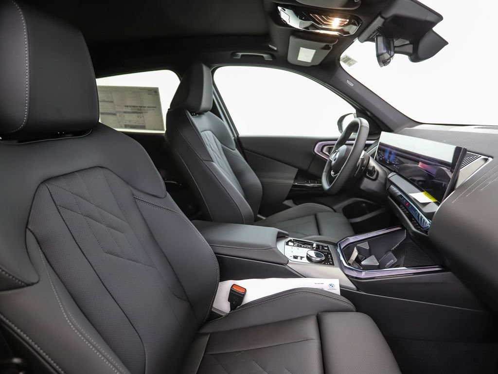 New 2026 Black Sapphire Metallic BMW 30 xDrive image 31