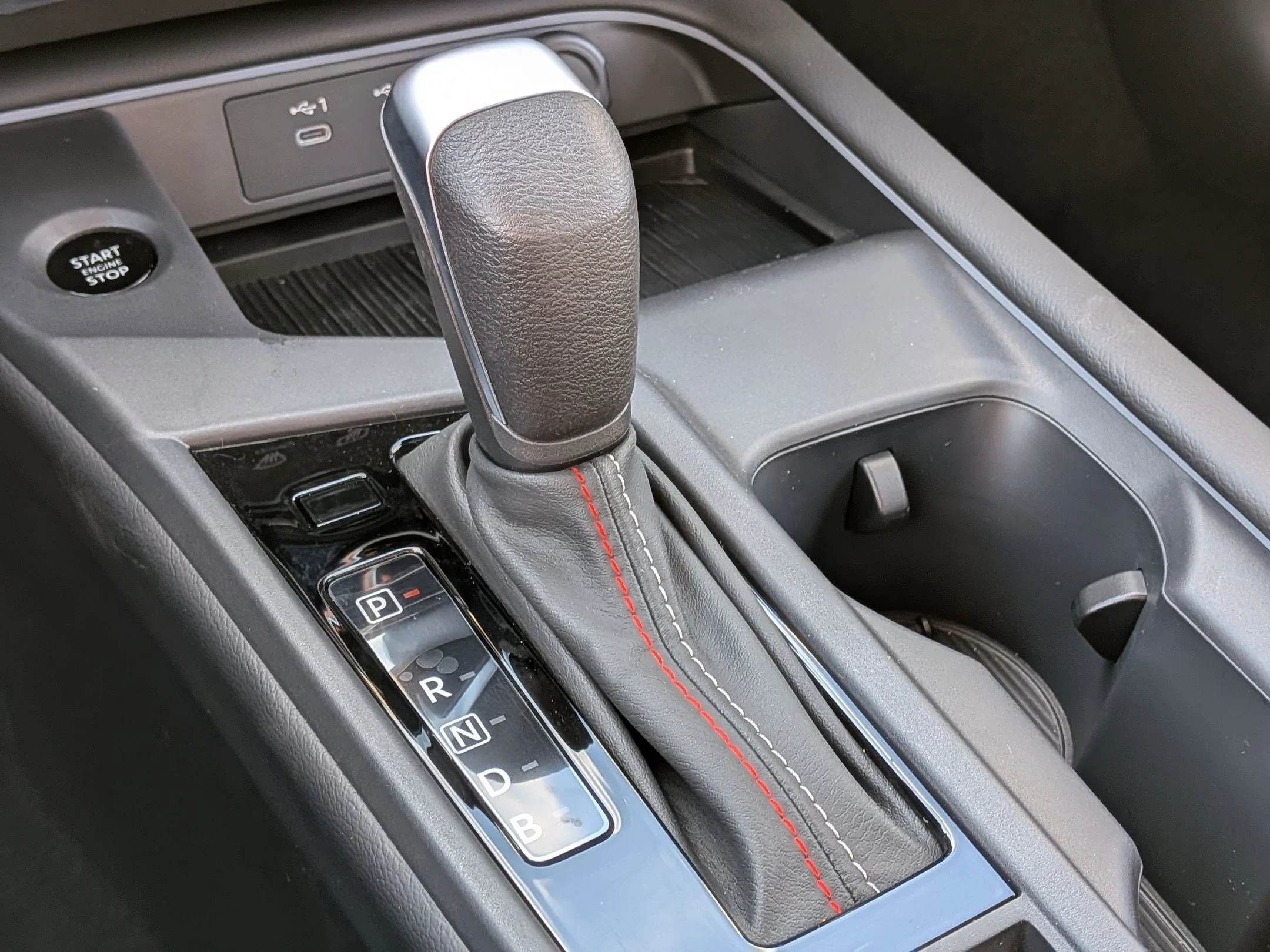 2026 Nissan Sentra SR - Photo 17