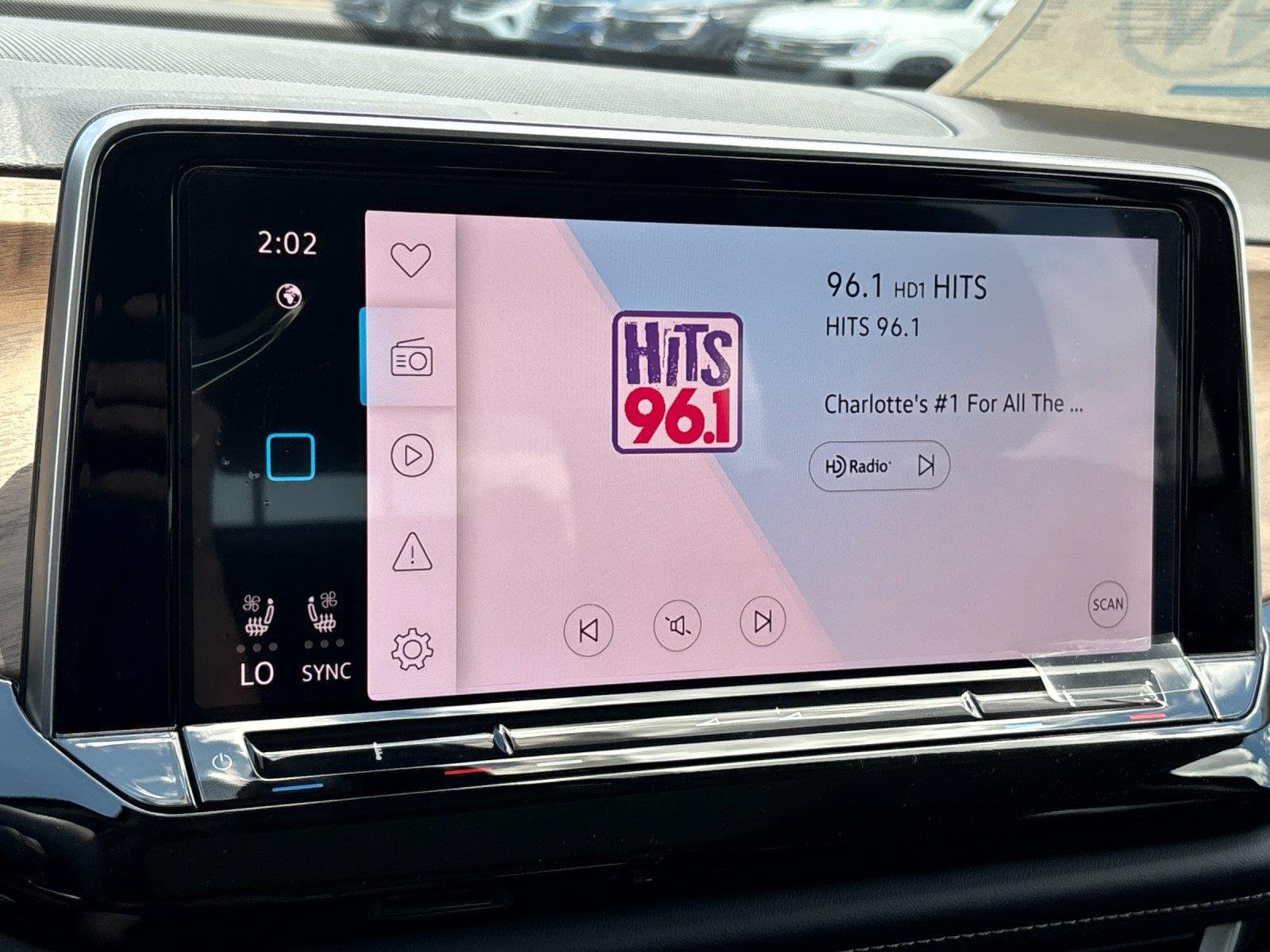 New 2026 pure gray Volkswagen 2.0T SE w/Technology image 24
