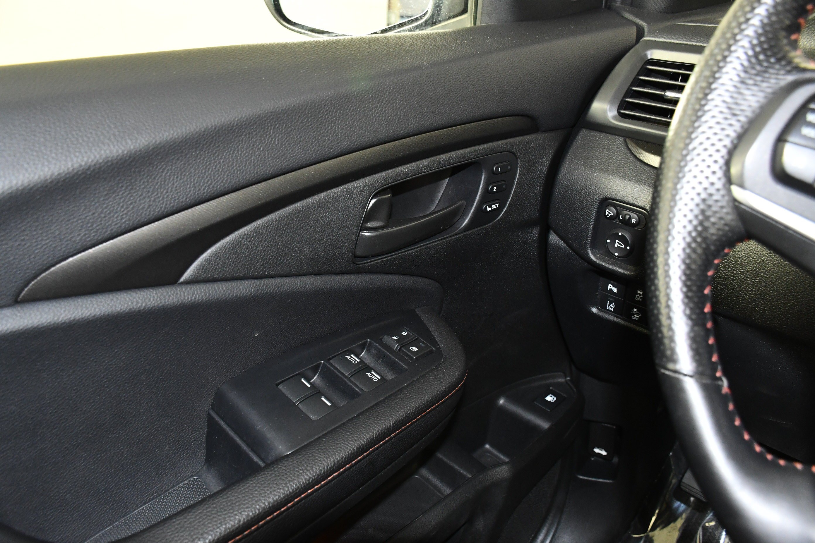 Certified Used 2024 Crystal Black Pearl Honda TrailSport image 33