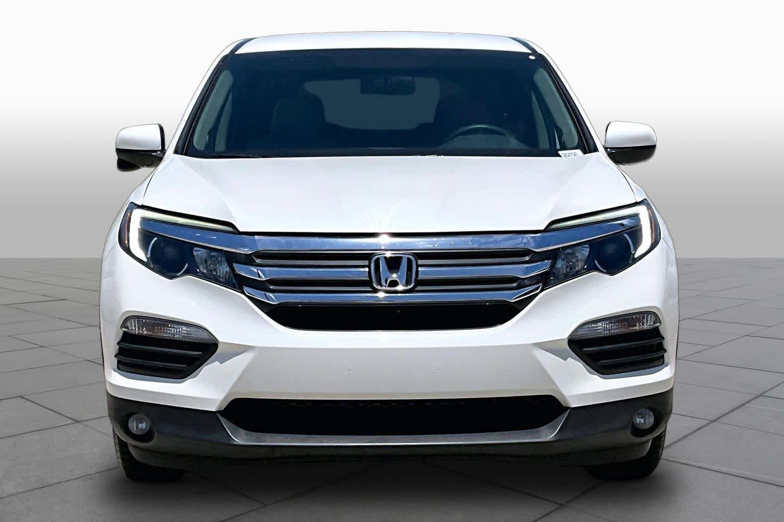 Certified Used 2016 White Diamond Pearl Honda EX image 4