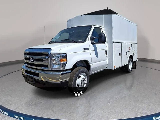 2027 Ford E-Series DRW E-350 Super Duty 138 in WB's photo