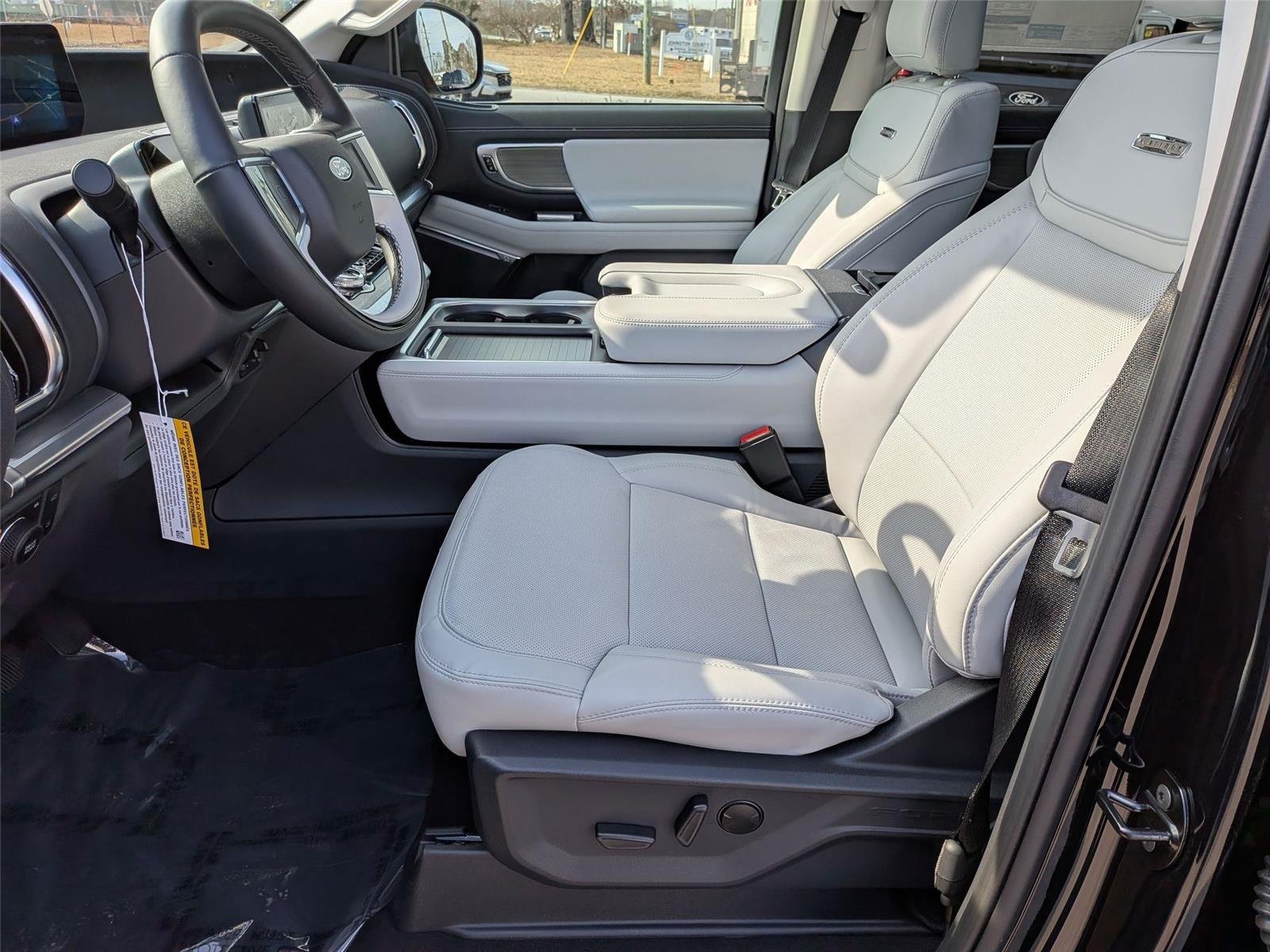 New 2025 Agate Black Metallic Ford Platinum® MAX image 15
