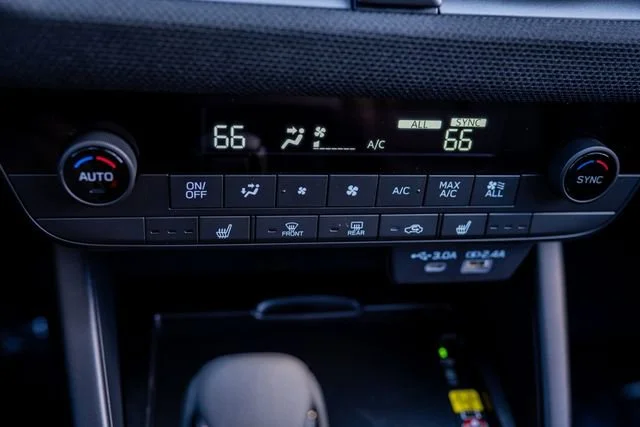 New 2026 Crystal White Pearl Subaru Premium image 36
