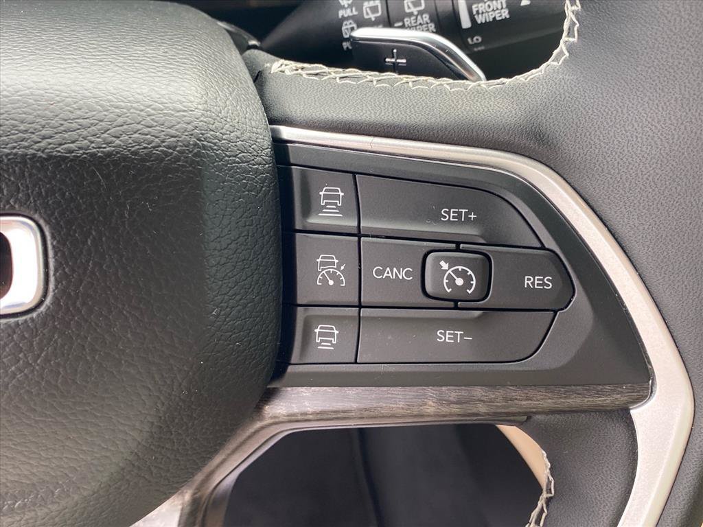 Used 2025 Silver Zynith Jeep Limited image 19