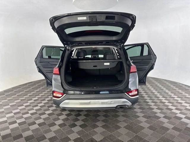 Used 2019 Black Hyundai SE image 18