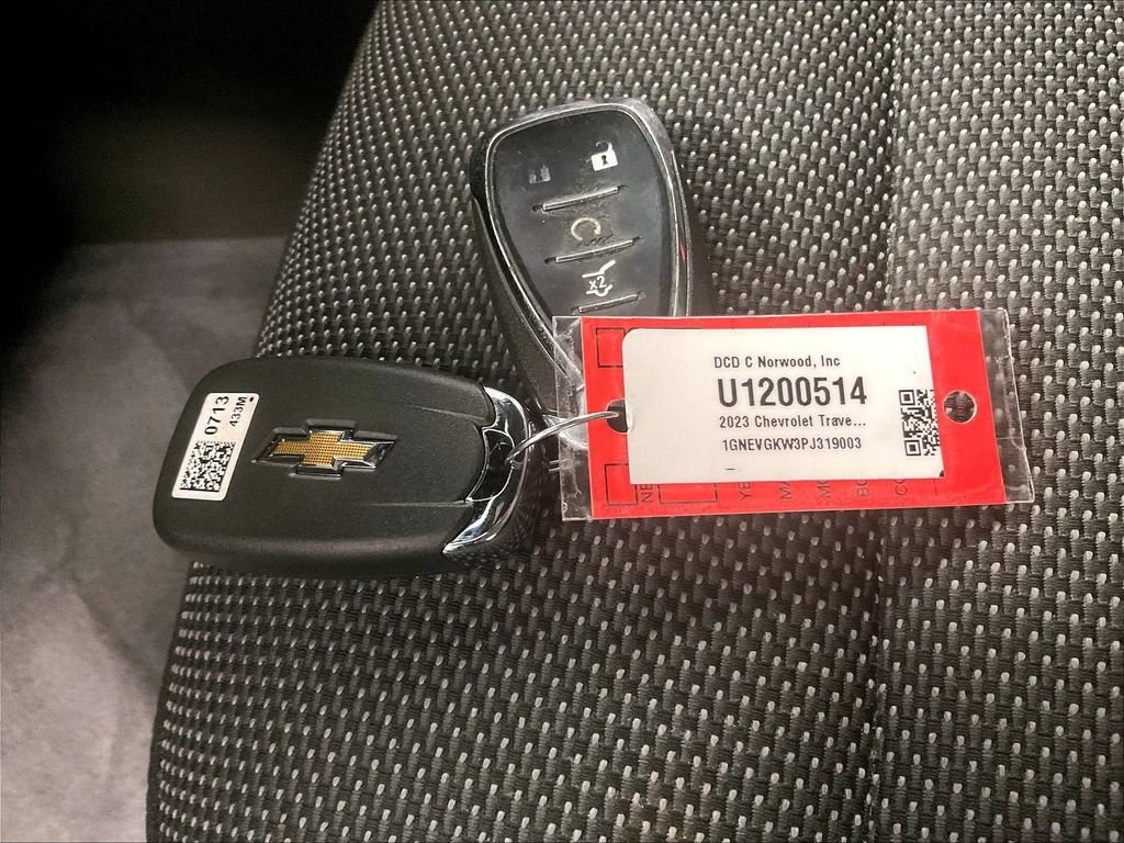 Used 2023 Mosaic Black Metallic Chevrolet LT Cloth image 31