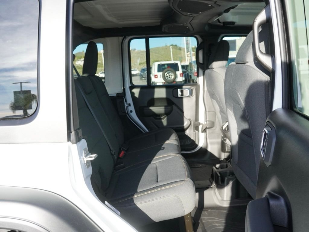 New 2026 Bright White Clear-Coat Exterior Paint Jeep Sport image 22