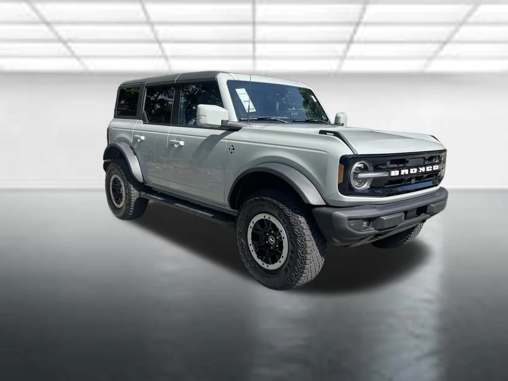 Used 2022 Green Ford Outer Banks image 7
