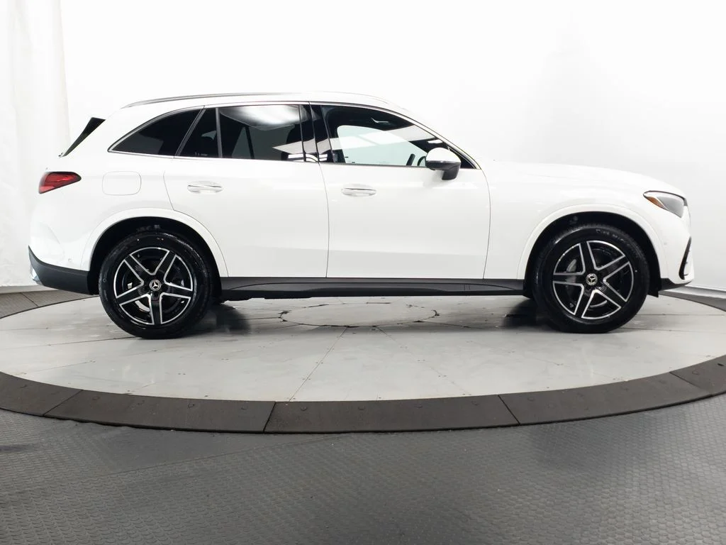 Certified Used 2026 Polar White Mercedes-Benz GLC 300 image 30