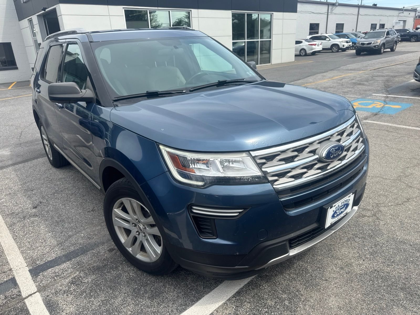 Used 2018 Blue Ford XLT image 3
