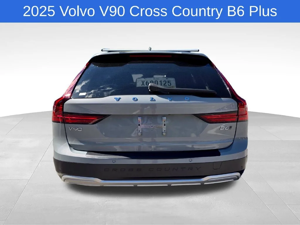 Used 2025 Gray Volvo Plus, B6 AWD Gas (mild hybrid) image 8
